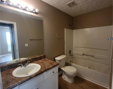 3428 Homeward Trail - Photo Thumbnail 9
