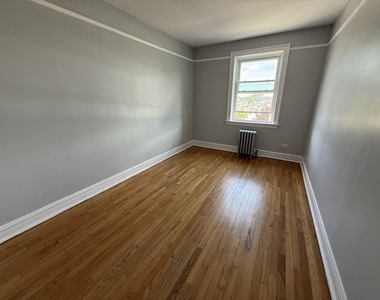 5910 W 26th Street - Photo Thumbnail 3