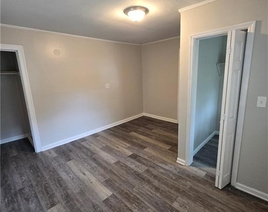 5041 Ash Street - Photo Thumbnail 4