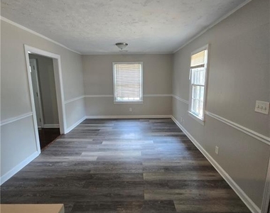 5041 Ash Street - Photo Thumbnail 9
