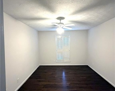 3513 Essex Avenue - Photo Thumbnail 24