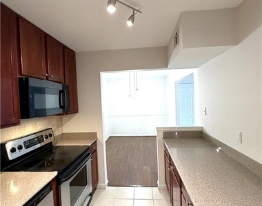 3513 Essex Avenue - Photo Thumbnail 4