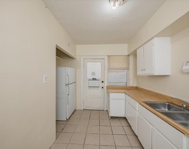 6719 N Oshkosh Avenue - Photo Thumbnail 7