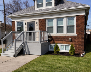 5542 W 64th Street - Photo Thumbnail 1