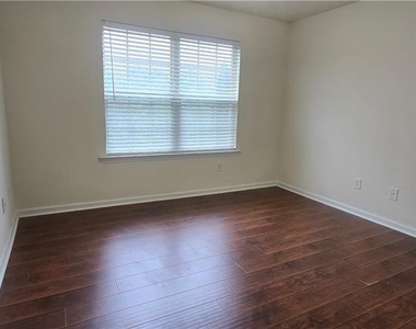 3811 Roxfield Drive - Photo Thumbnail 17