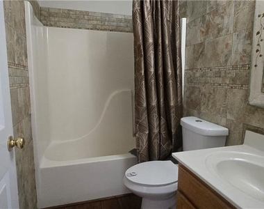 3811 Roxfield Drive - Photo Thumbnail 18