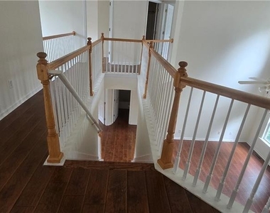 3811 Roxfield Drive - Photo Thumbnail 11