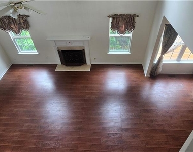 3811 Roxfield Drive - Photo Thumbnail 4