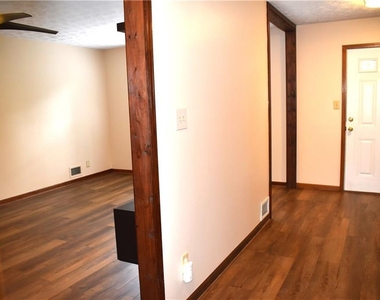 2264 Post Oak Drive - Photo Thumbnail 2