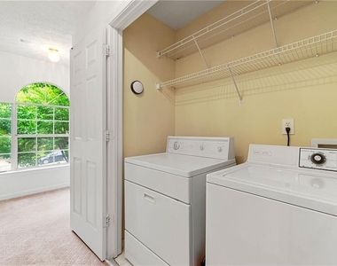 3040 Majestic Park Court - Photo Thumbnail 10