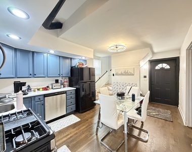 1933 W Grand Avenue - Photo Thumbnail 6