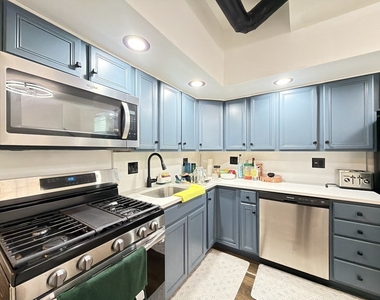 1933 W Grand Avenue - Photo Thumbnail 3