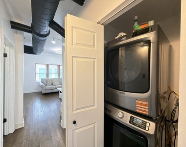 1933 W Grand Avenue - Photo Thumbnail 18