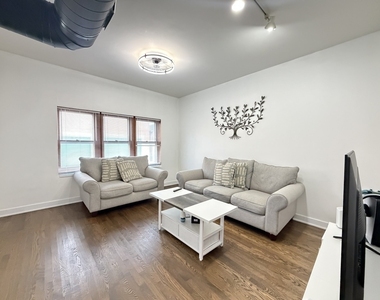 1933 W Grand Avenue - Photo Thumbnail 6