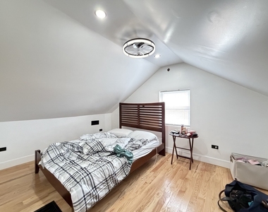 1933 W Grand Avenue - Photo Thumbnail 16