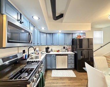 1933 W Grand Avenue - Photo Thumbnail 2