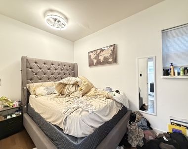 1933 W Grand Avenue - Photo Thumbnail 11
