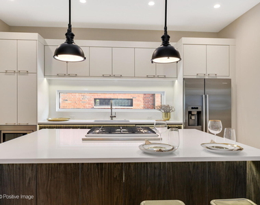 2347 W Morse Avenue - Photo Thumbnail 9