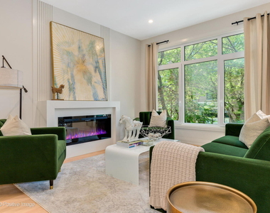 6915 N Western Avenue - Photo Thumbnail 2