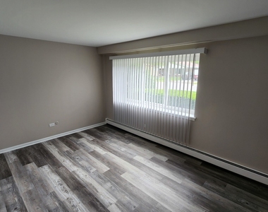 17544 71st Avenue - Photo Thumbnail 8