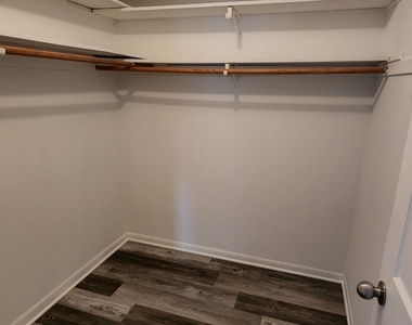 17544 71st Avenue - Photo Thumbnail 7