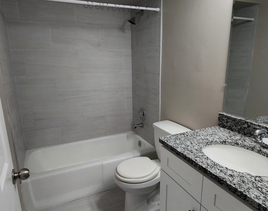 17544 71st Avenue - Photo Thumbnail 6