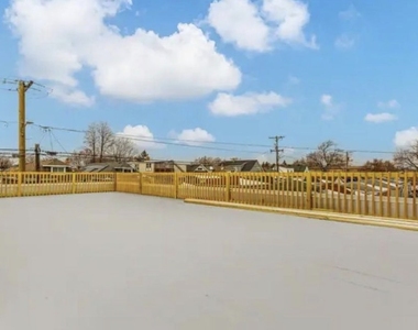 2536 N 72nd Court - Photo Thumbnail 24