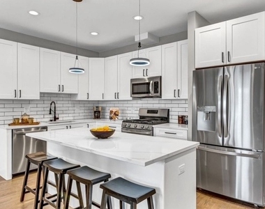 2536 N 72nd Court - Photo Thumbnail 1