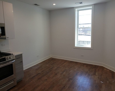 2347 W Taylor Street - Photo Thumbnail 2