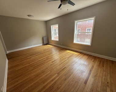 838 E 53rd Street - Photo Thumbnail 2