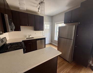 836 E 53rd Street - Photo Thumbnail 8