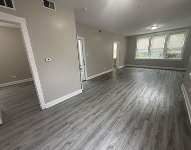 5319 W Fullerton Avenue - Photo Thumbnail 4