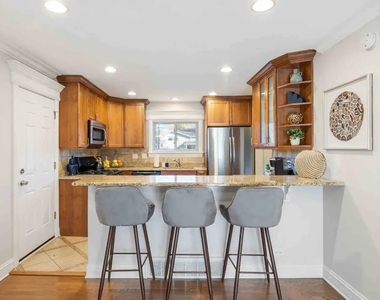 408 N Windsor Drive - Photo Thumbnail 7
