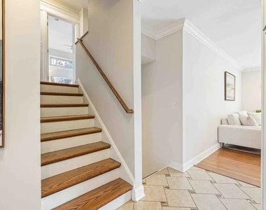 408 N Windsor Drive - Photo Thumbnail 9