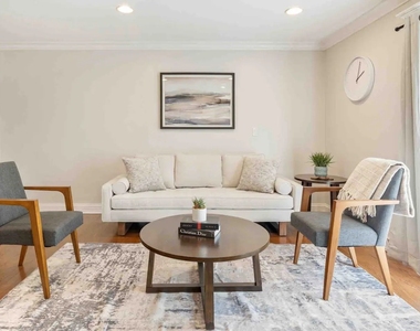 408 N Windsor Drive - Photo Thumbnail 3