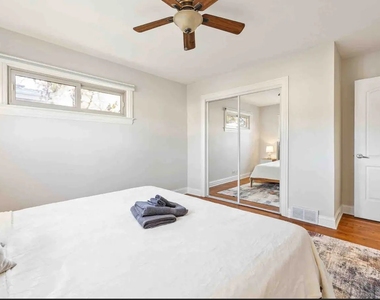408 N Windsor Drive - Photo Thumbnail 11