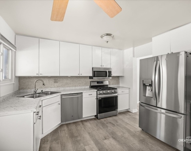 772 Circle Drive - Photo Thumbnail 2