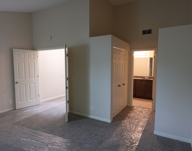 1070 Woodhill Court - Photo Thumbnail 19