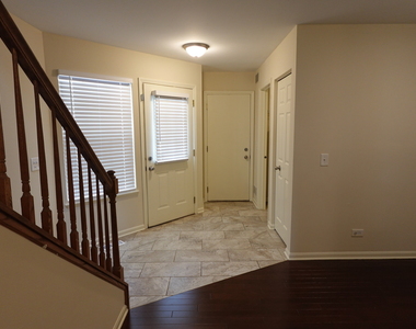 1070 Woodhill Court - Photo Thumbnail 5