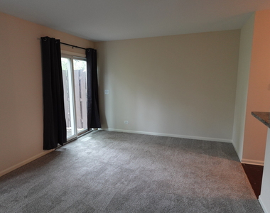 1070 Woodhill Court - Photo Thumbnail 12