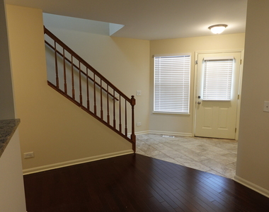1070 Woodhill Court - Photo Thumbnail 4