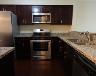 1070 Woodhill Court - Photo Thumbnail 10