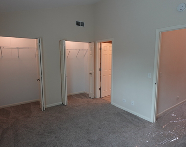 1070 Woodhill Court - Photo Thumbnail 22
