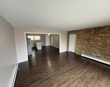 9 Scotdale Road - Photo Thumbnail 1