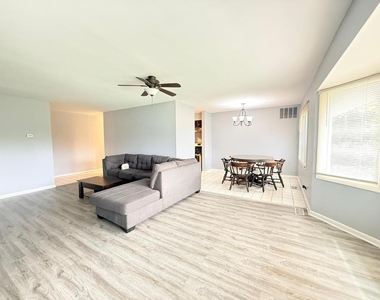 3108 Roberts Drive - Photo Thumbnail 8