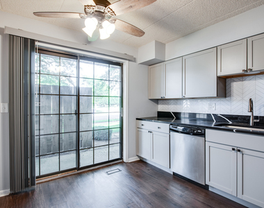 1486 W Jefferson Avenue - Photo Thumbnail 2