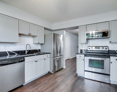 1486 W Jefferson Avenue - Photo Thumbnail 3