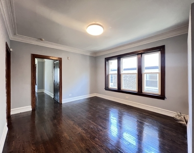 821 N Waller Avenue - Photo Thumbnail 16