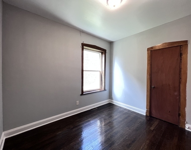 821 N Waller Avenue - Photo Thumbnail 18