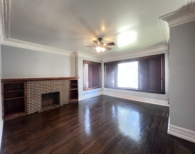 821 N Waller Avenue - Photo Thumbnail 2